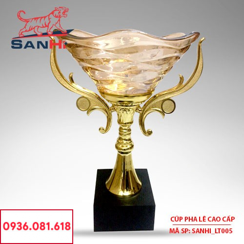 Cúp pha lê cao cấp tô quai thân vàng SanHi-LT005